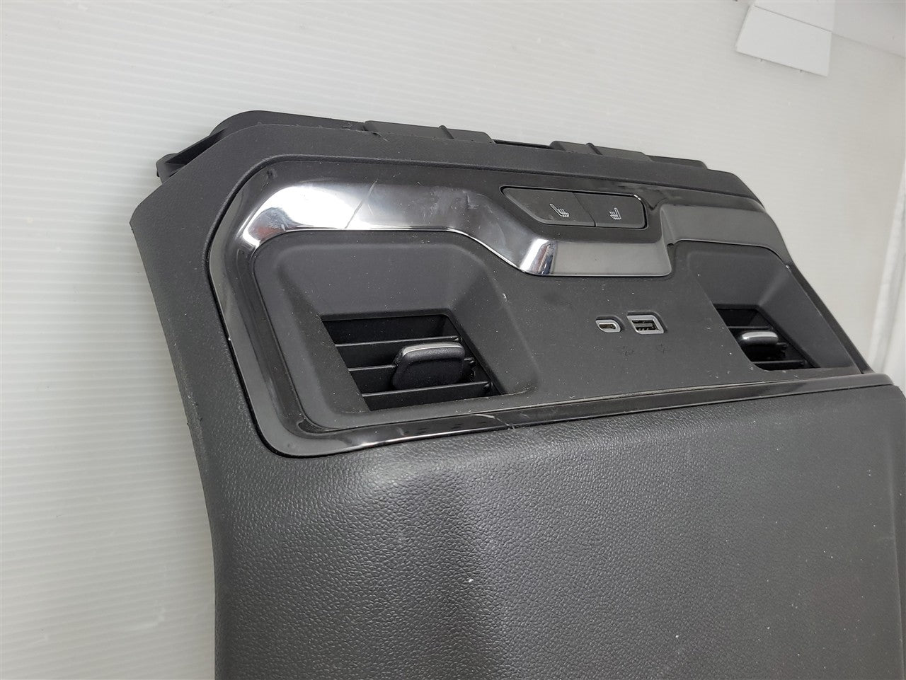 2023 SIERRA CONSOLE REAR TRIM ONLY AT4 85118316 34426 - image 4