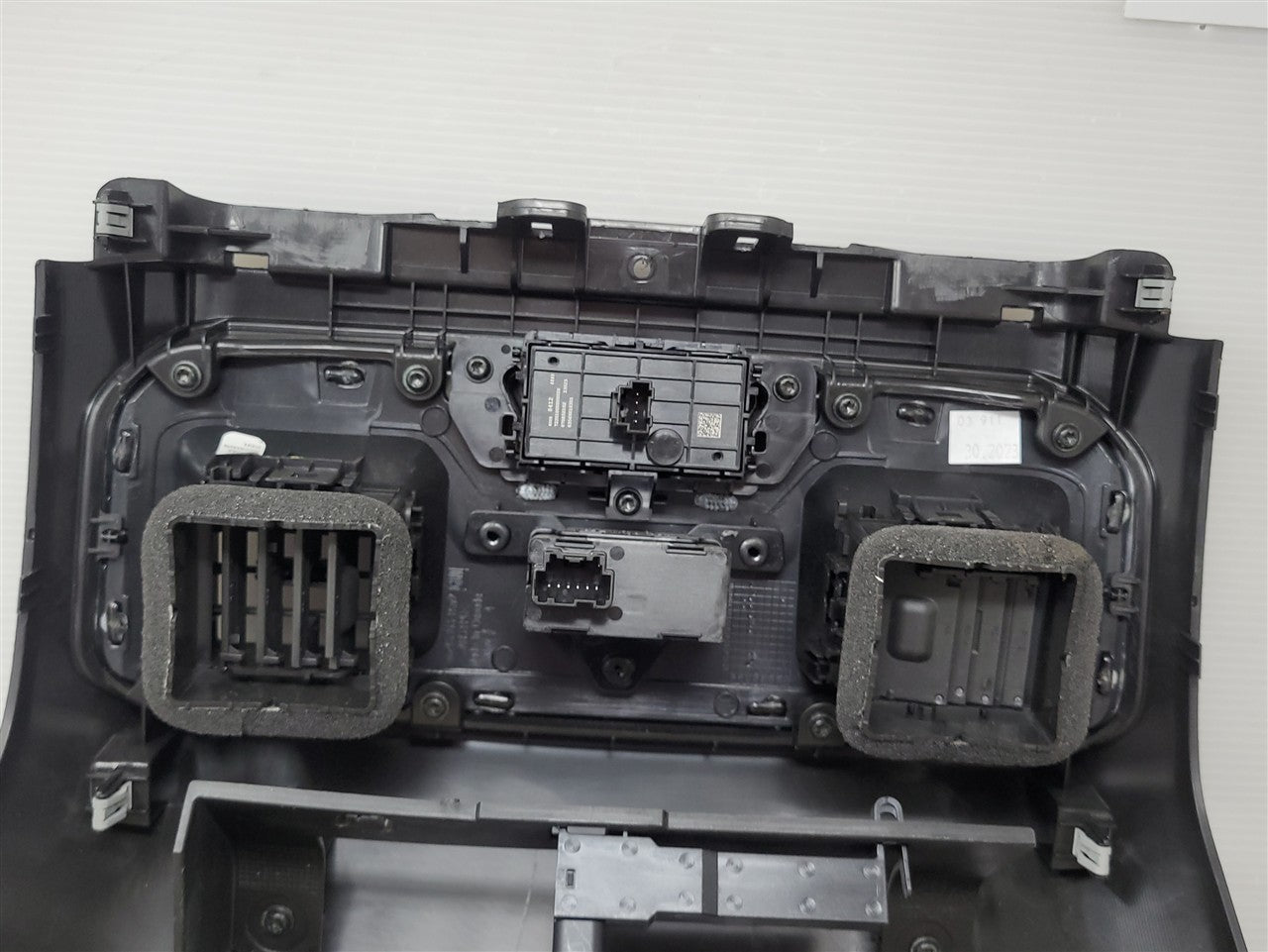 2023 SIERRA CONSOLE REAR TRIM ONLY AT4 85118316 34426 - image 9