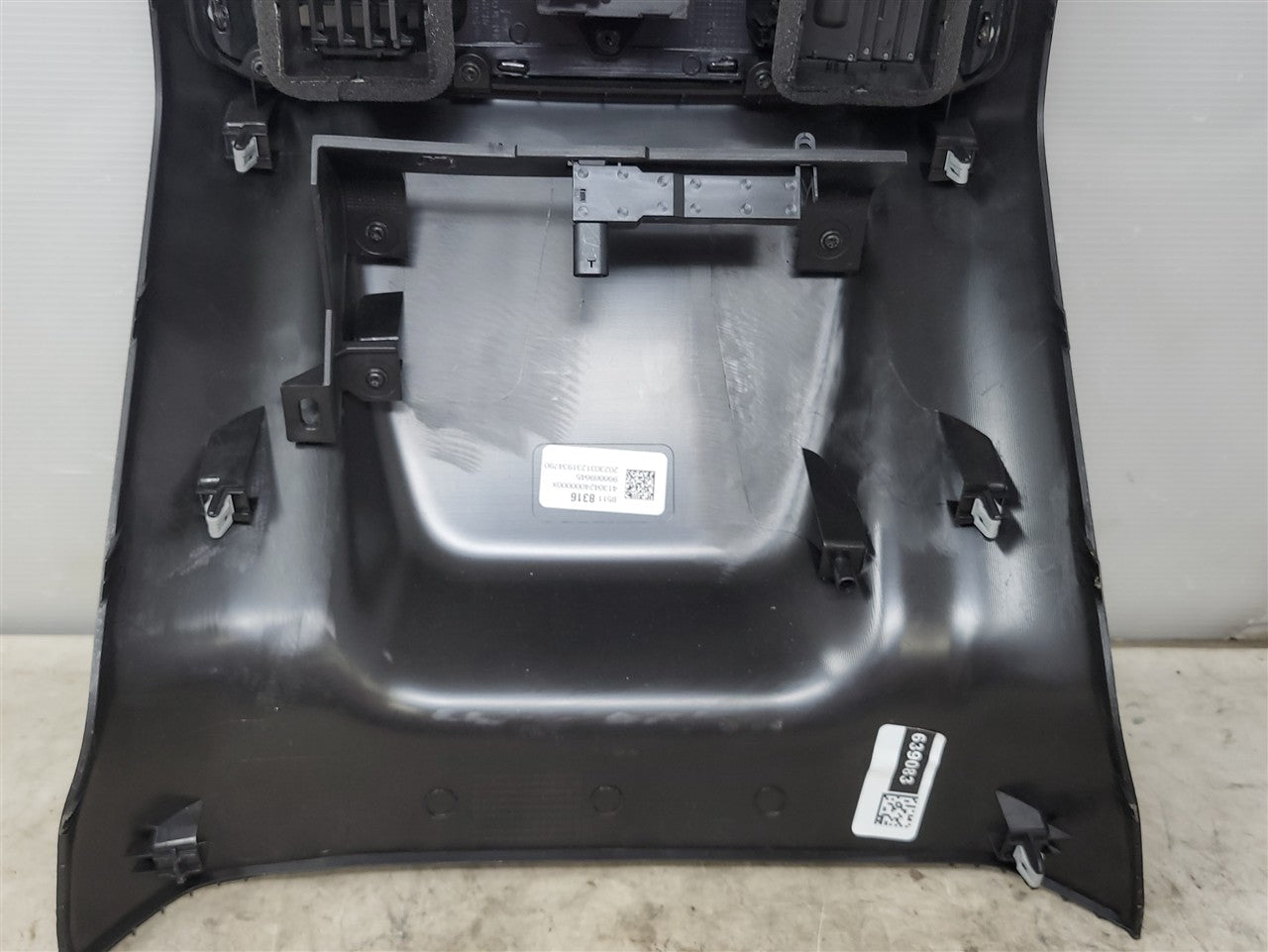 2023 SIERRA CONSOLE REAR TRIM ONLY AT4 85118316 34426 - image 10