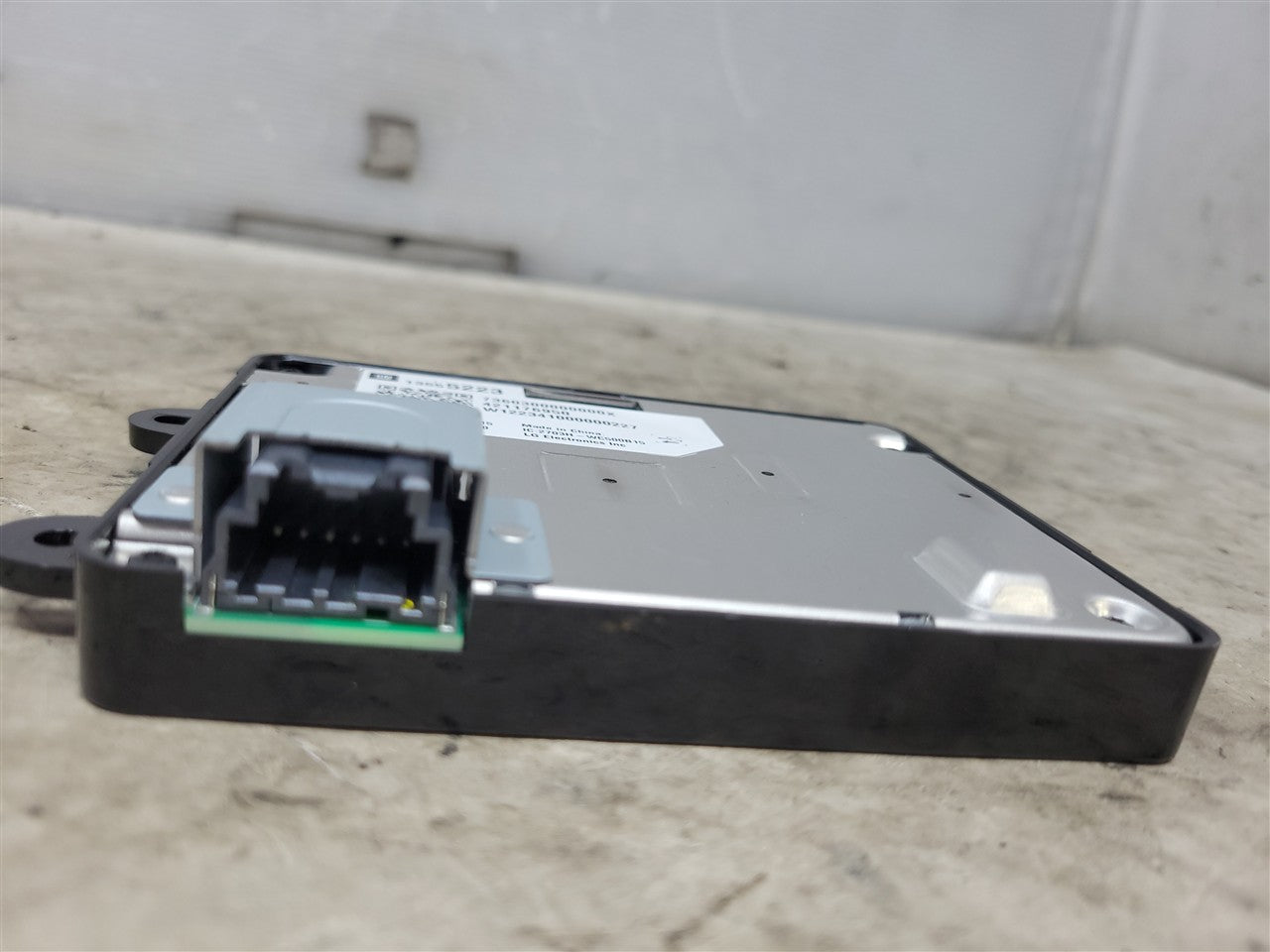 2023 SIERRA CENTER CONSOLE WIRELESS PHONE CHARGER MODULE 13555223 34427 - image 7