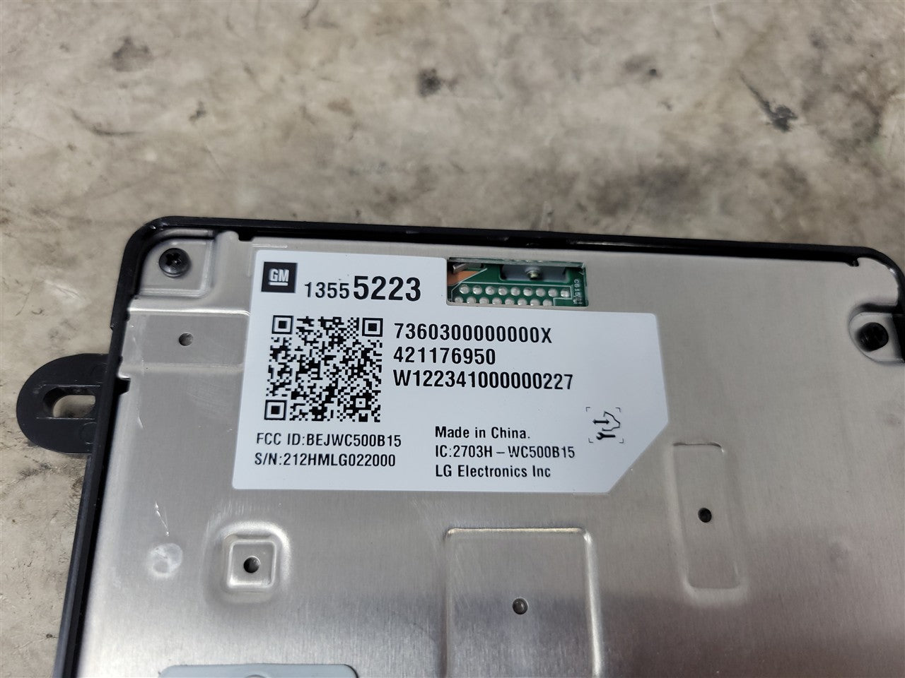 2023 SIERRA CENTER CONSOLE WIRELESS PHONE CHARGER MODULE 13555223 34427 - image 8