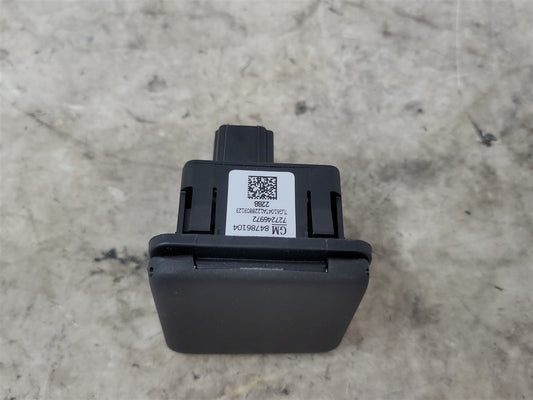 2023 SIERRA CENTER CONSOLE 120V OUTLET PLUG 84786104 34429 - image 2
