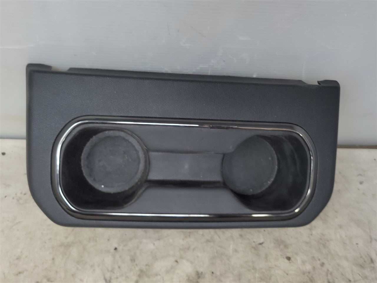 2023 SIERRA CENTER CONSOLE REAR CUPHOLDER 85554448 AT4 TRIM 34430 - image 6