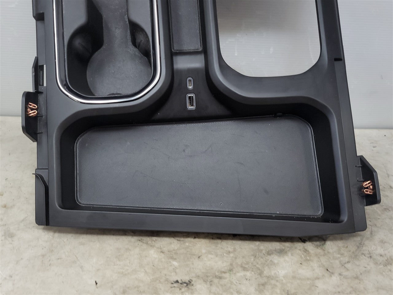 Used OEM 2022-2026 SIERRA SILVERADO CENTER CONSOLE FRONT CUP HOLDER & TRIM PLATE 86787378, actual item photo 6