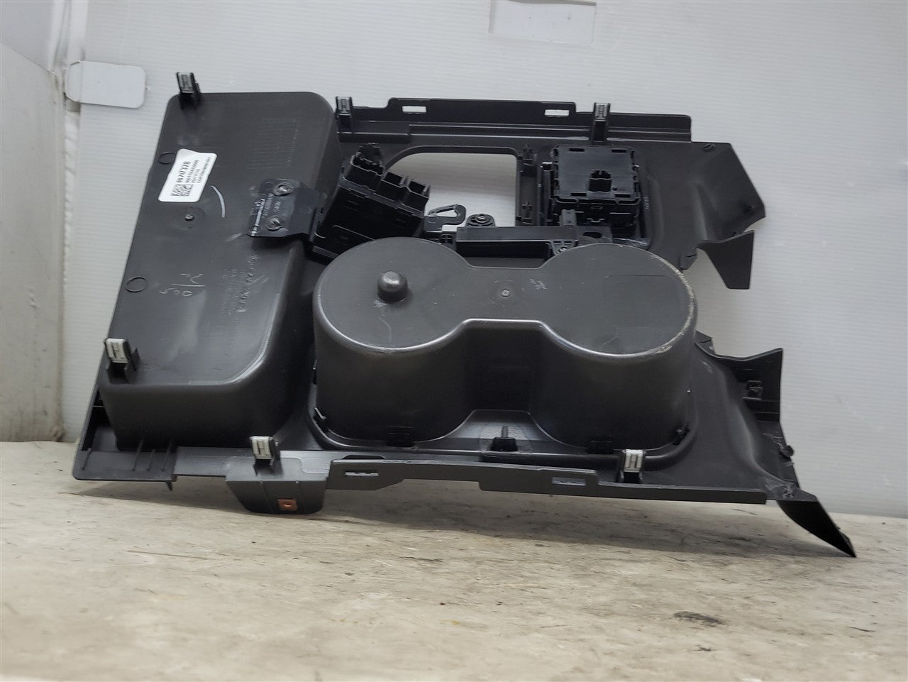 Used OEM 2022-2026 SIERRA SILVERADO CENTER CONSOLE FRONT CUP HOLDER & TRIM PLATE 86787378, actual item photo 11
