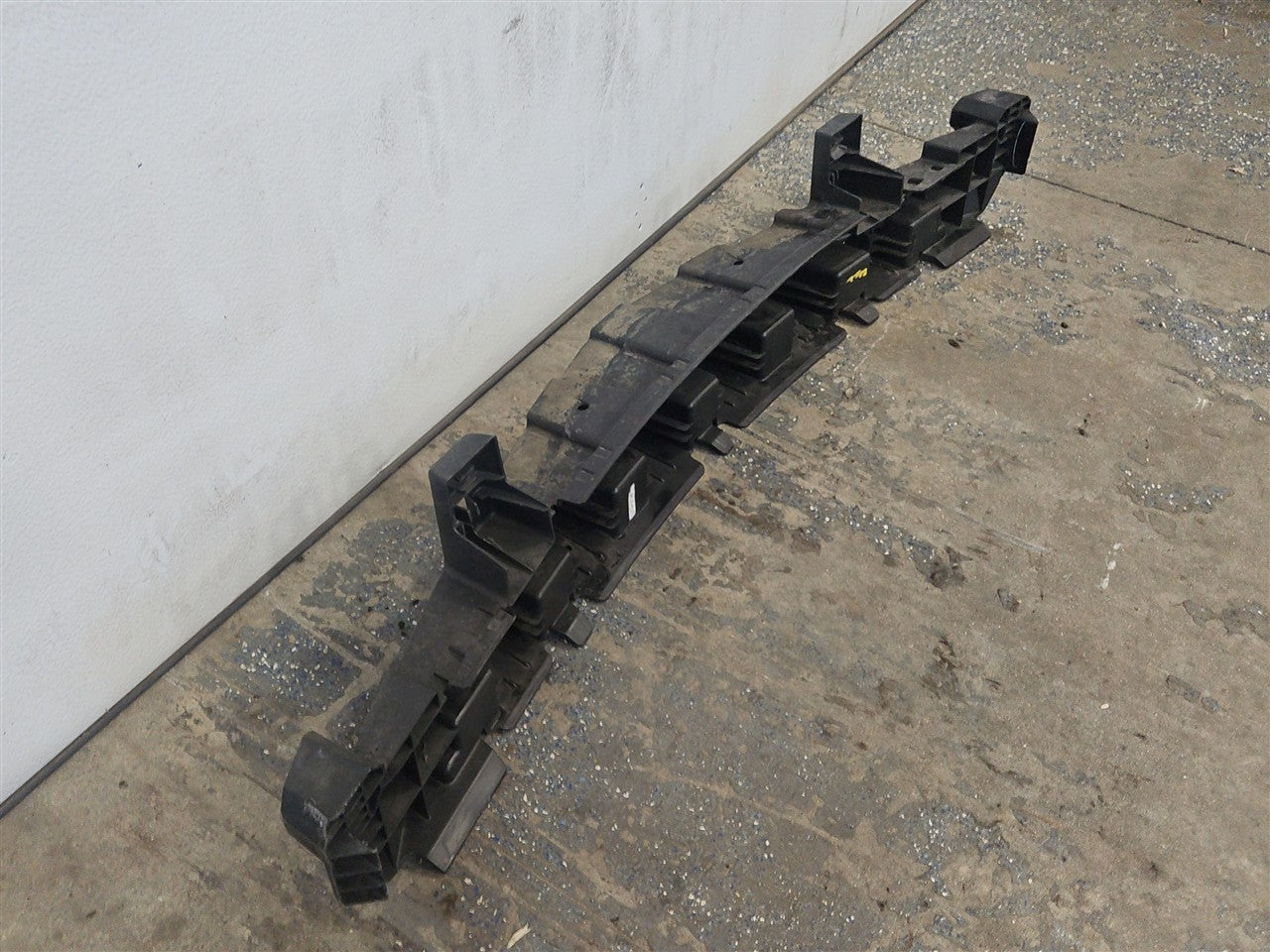 2016 CAMARO OEM SS FRONT PLASTIC REBAR 84214301 34432 - image 8