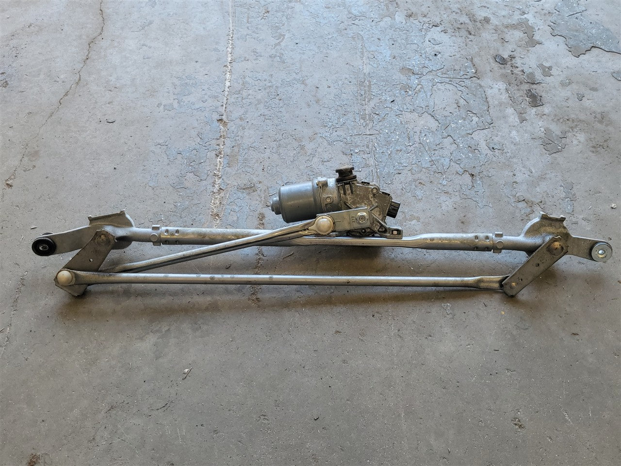 Used OEM 2016-2024 CAMARO WINDSHIELD WIPER MOTOR & LINKAGE FRONT 41K MILES 23360289 23360290, actual item photo 1
