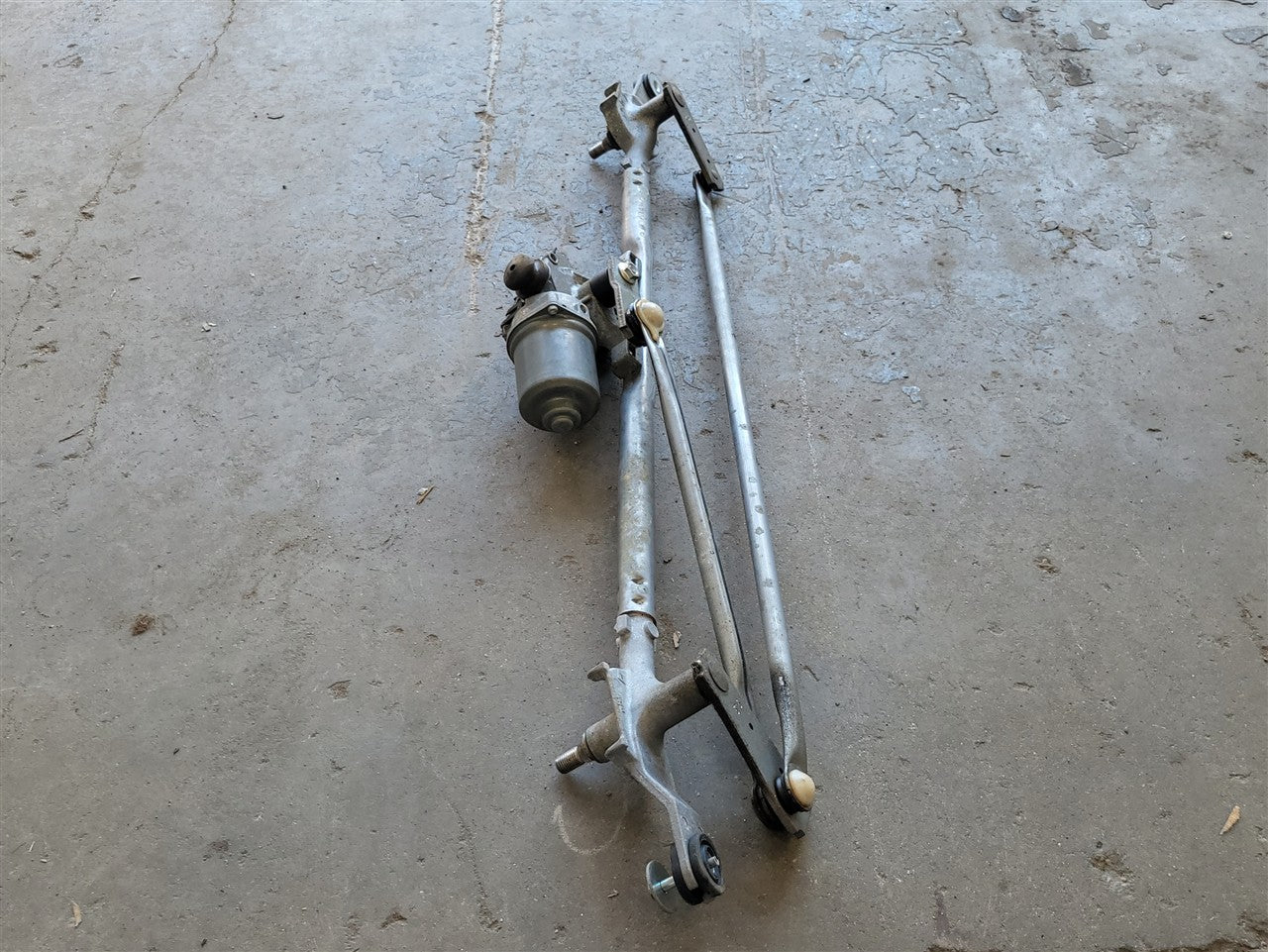 Used OEM 2016-2024 CAMARO WINDSHIELD WIPER MOTOR & LINKAGE FRONT 41K MILES 23360289 23360290, actual item photo 4