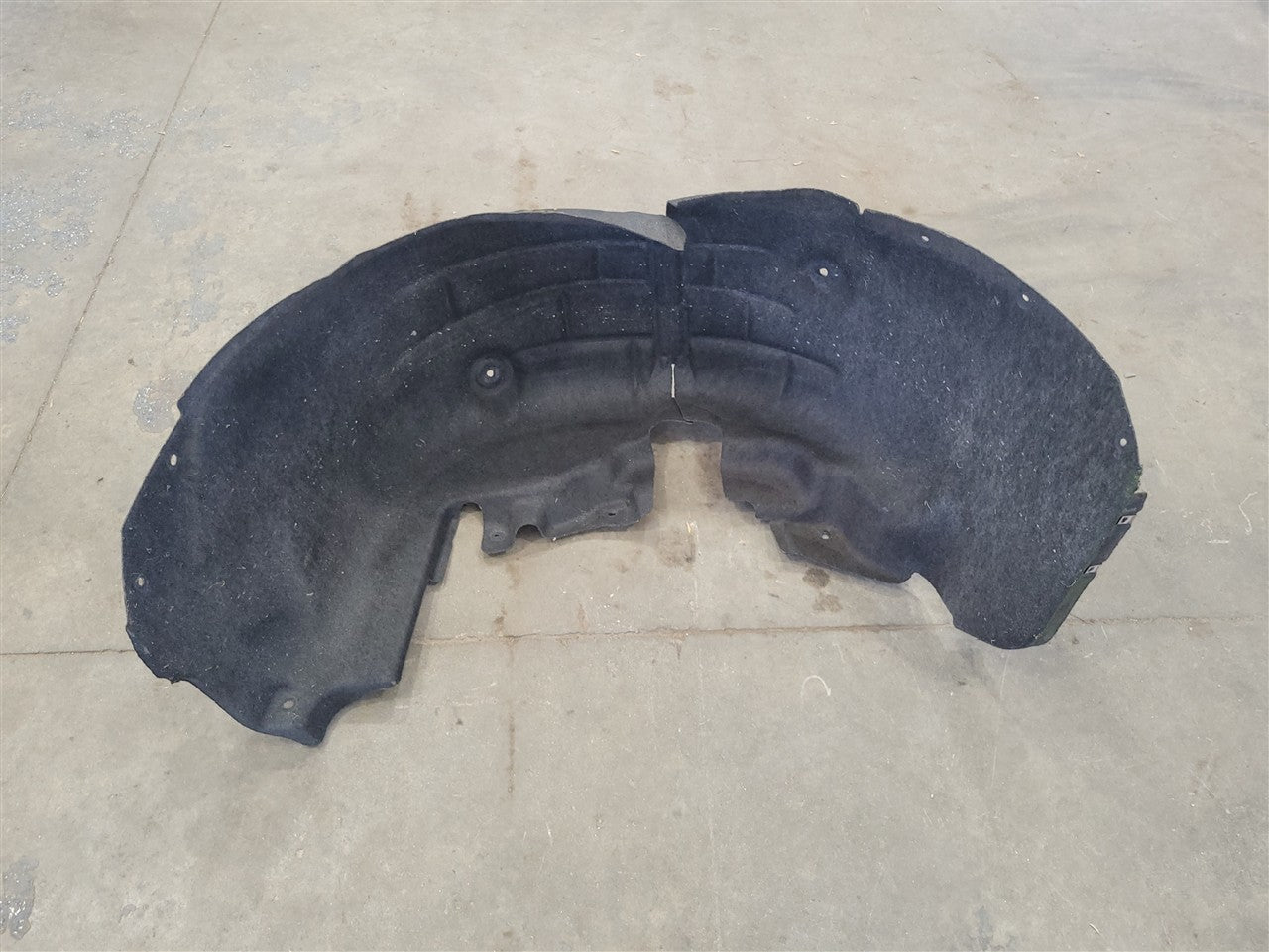 2016 CAMARO LH REAR WHEEL LINER SS 1LE A1Y 34436 - image 2