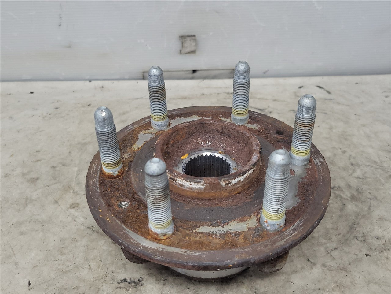 2023 SIERRA OEM FRONT 4WD WHEEL HUB BEARING 35K 34441 - image 1