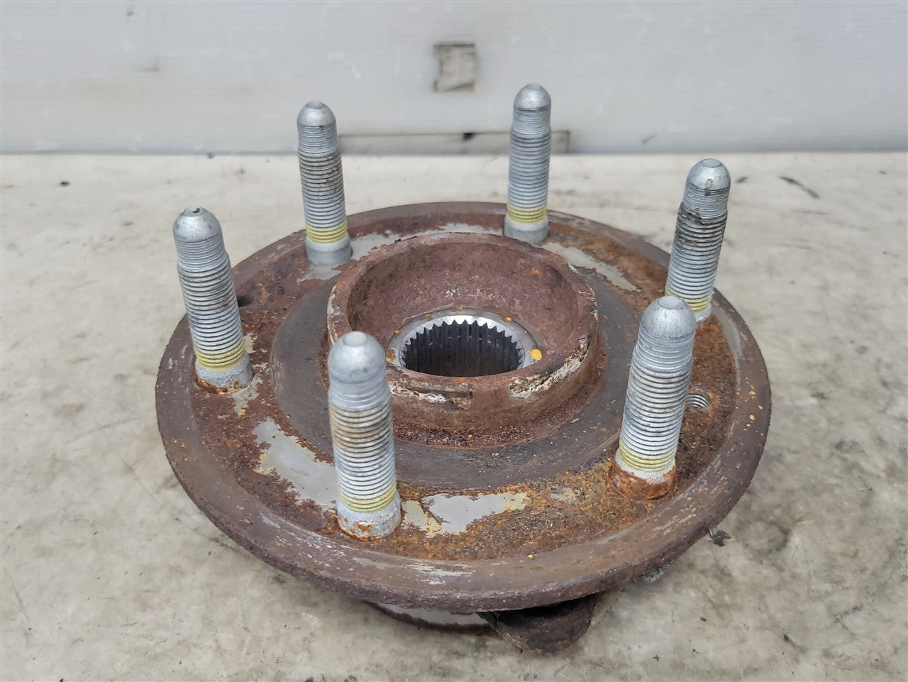 2023 SIERRA OEM FRONT 4WD WHEEL HUB BEARING 35K 34441 - image 4