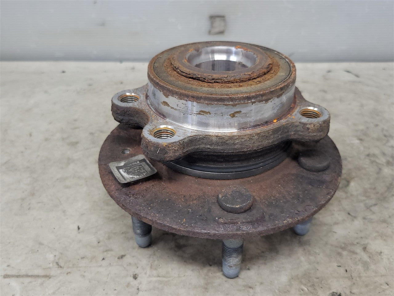 2023 SIERRA OEM FRONT 4WD WHEEL HUB BEARING 35K 34441 - image 9