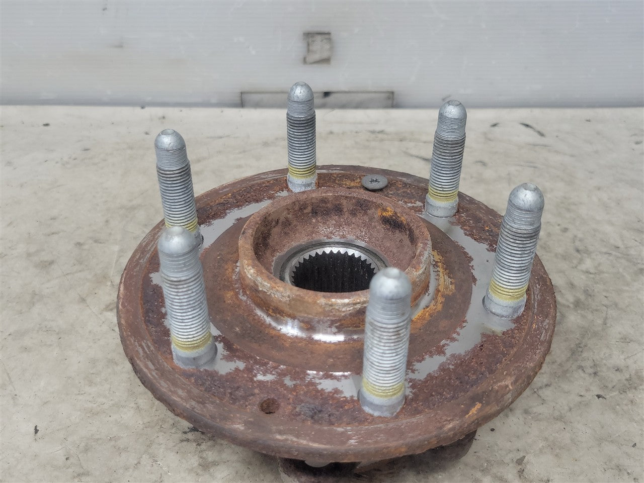 2023 SIERRA OEM FRONT 4WD WHEEL HUB BEARING 35K 34442 - image 5