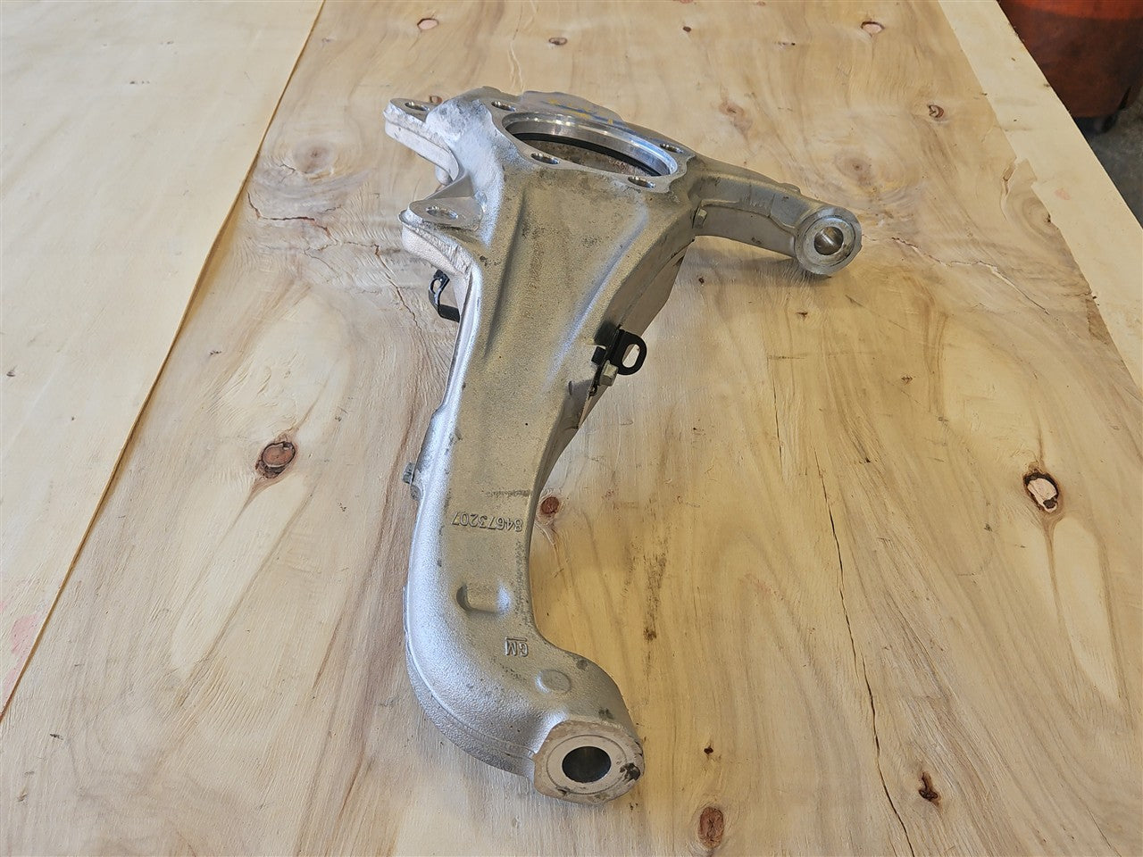 2023 SIERRA LH DRIVER FRONT SPINDLE KNUCKLE 35K 34443 - image 7