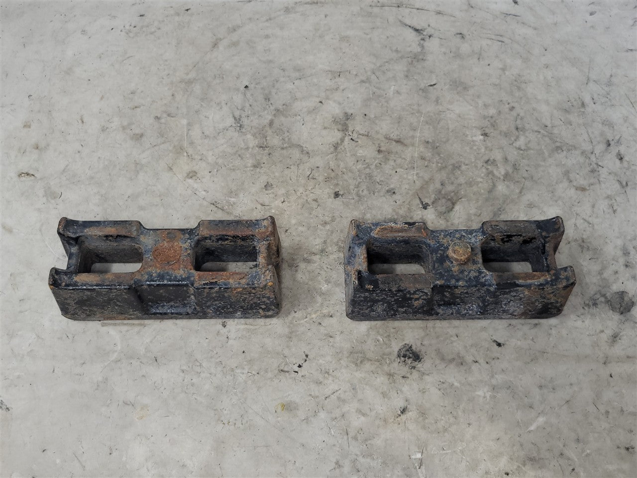 2023 SIERRA OEM AT4 REAR LIFT BLOCKS LEAF SPRING 34444 - image 5