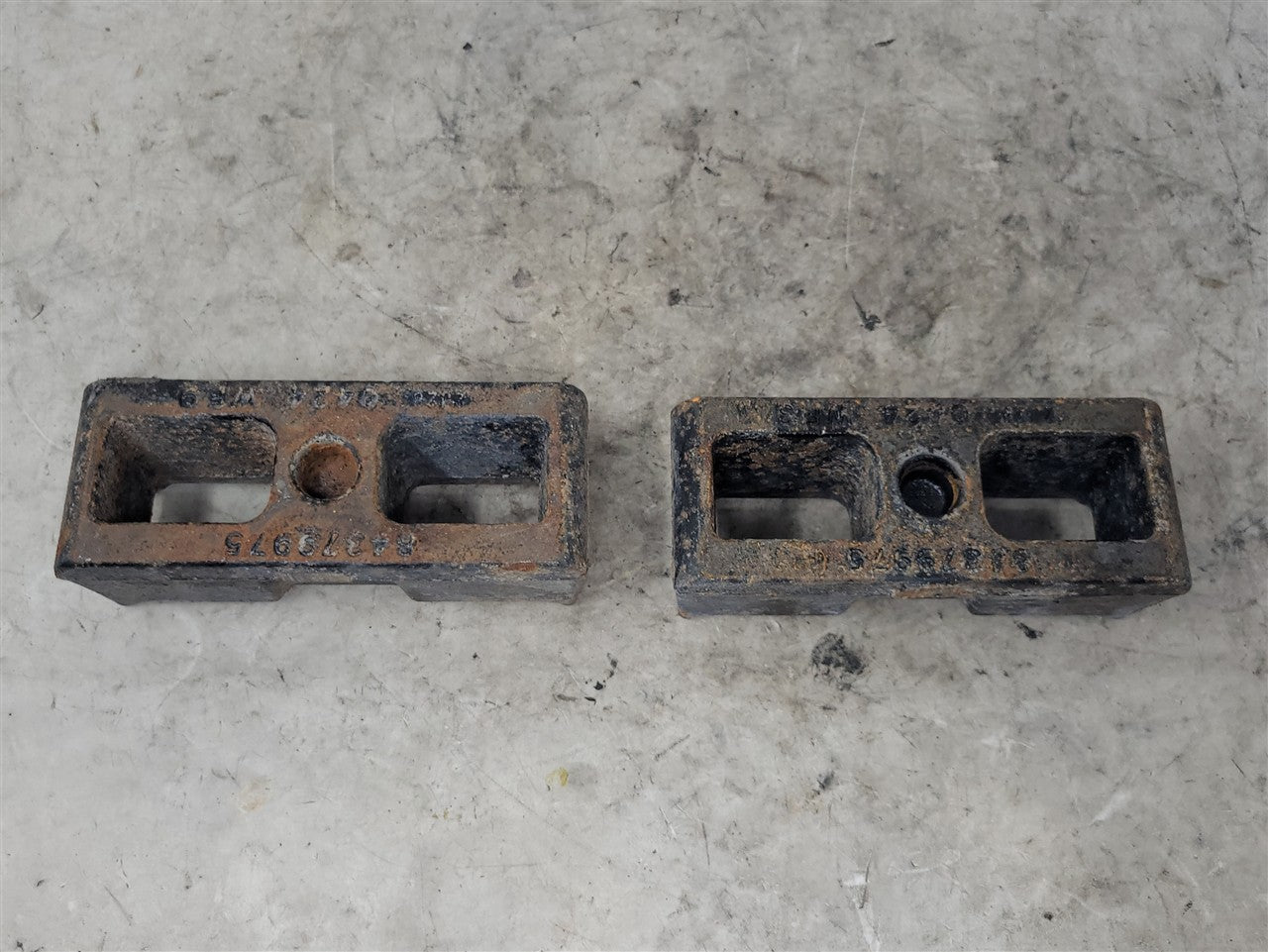 2023 SIERRA OEM AT4 REAR LIFT BLOCKS LEAF SPRING 34444 - image 6
