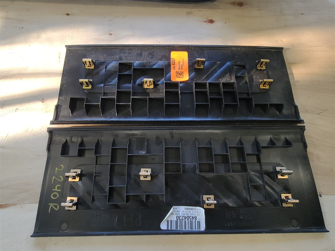 2023 SIERRA AT4 DOOR SILLS SCUFF PLATES TRIM 34449 - image 4