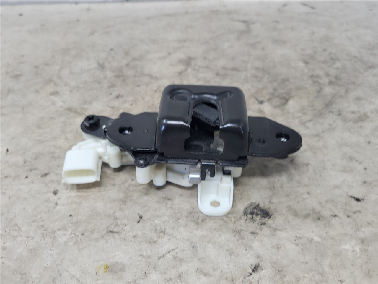 2023 SIERRA MULTIPRO TAILGATE LH INNER LATCH 34452 - image 3