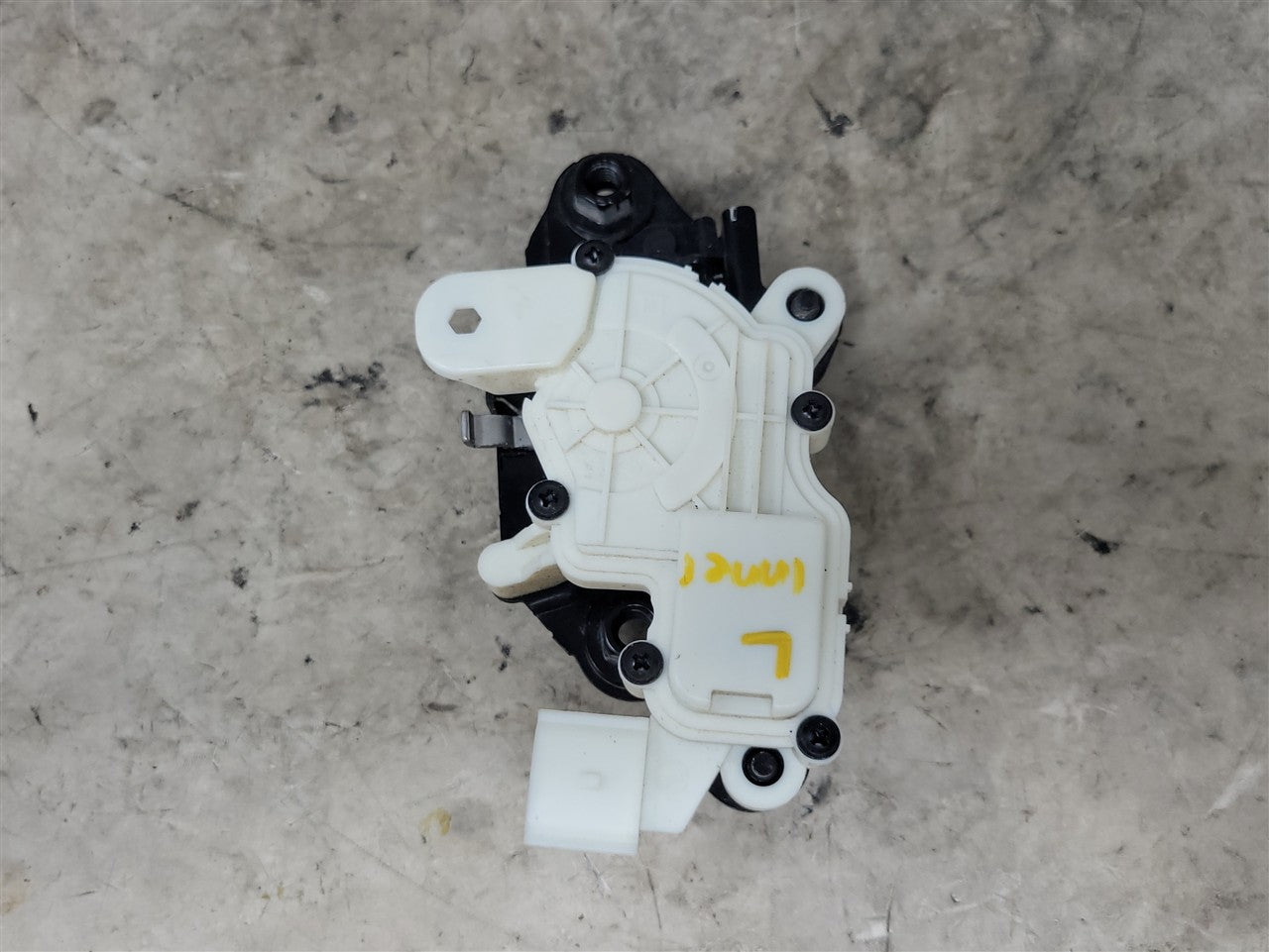 2023 SIERRA MULTIPRO TAILGATE LH INNER LATCH 34452 - image 6