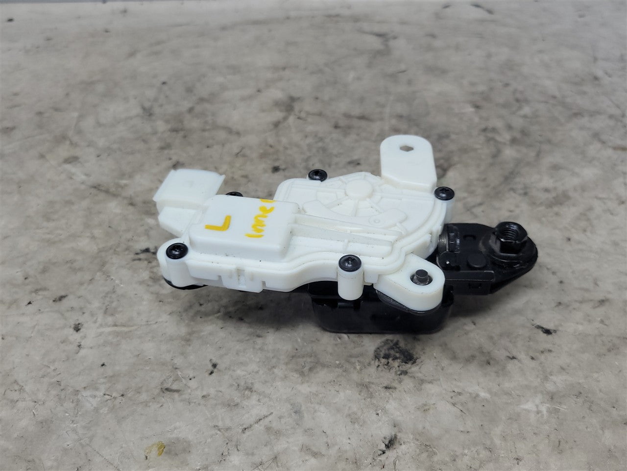 2023 SIERRA MULTIPRO TAILGATE LH INNER LATCH 34452 - image 8