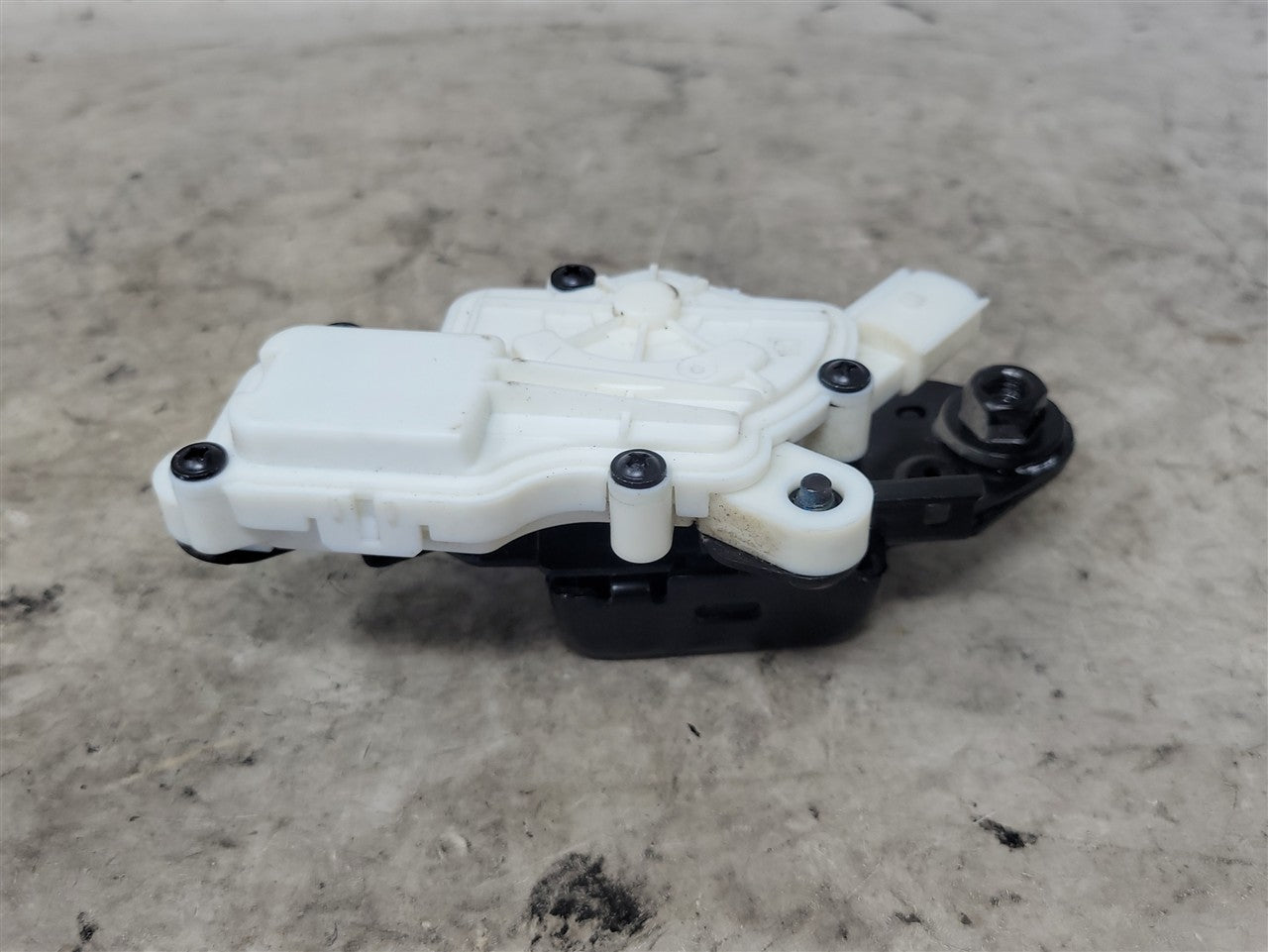 2023 SIERRA MULTIPRO TAILGATE LH OUTER LATCH 34453 - image 10
