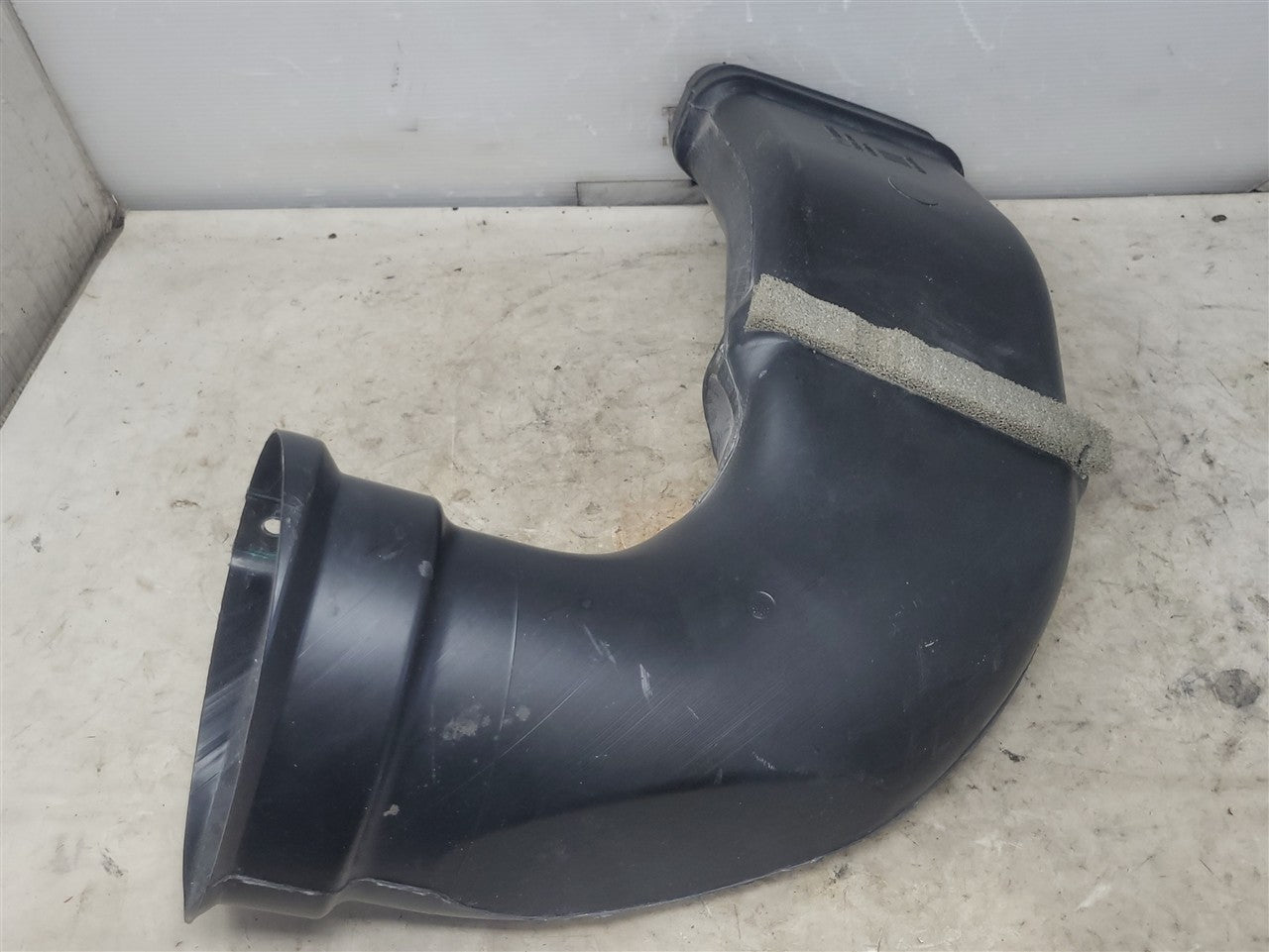 2023 SIERRA AIR INTAKE INLET TUBE 84478598 34454 - image 1