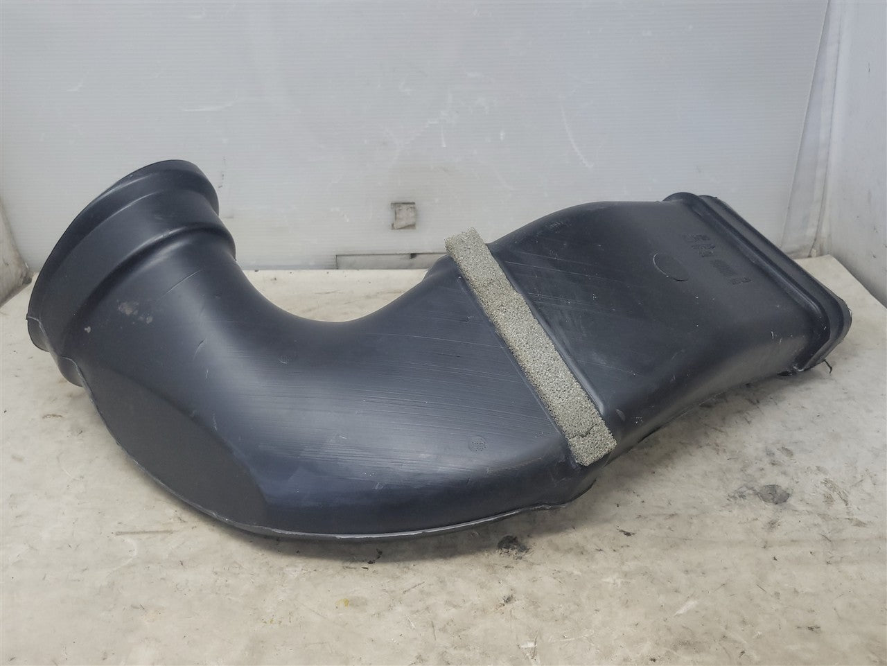 2023 SIERRA AIR INTAKE INLET TUBE 84478598 34454 - image 3