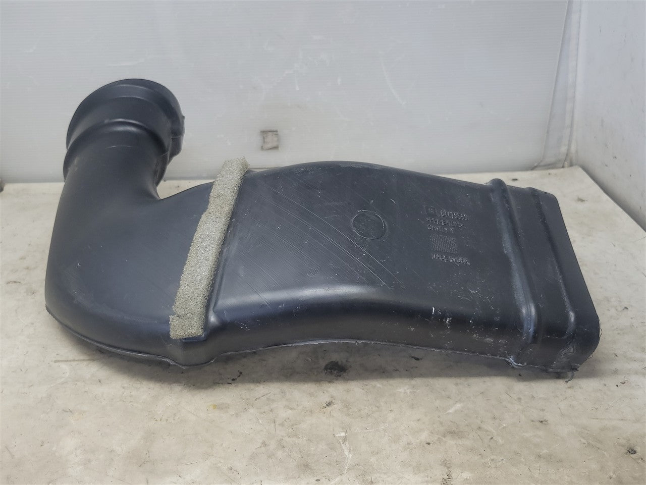 2023 SIERRA AIR INTAKE INLET TUBE 84478598 34454 - image 4