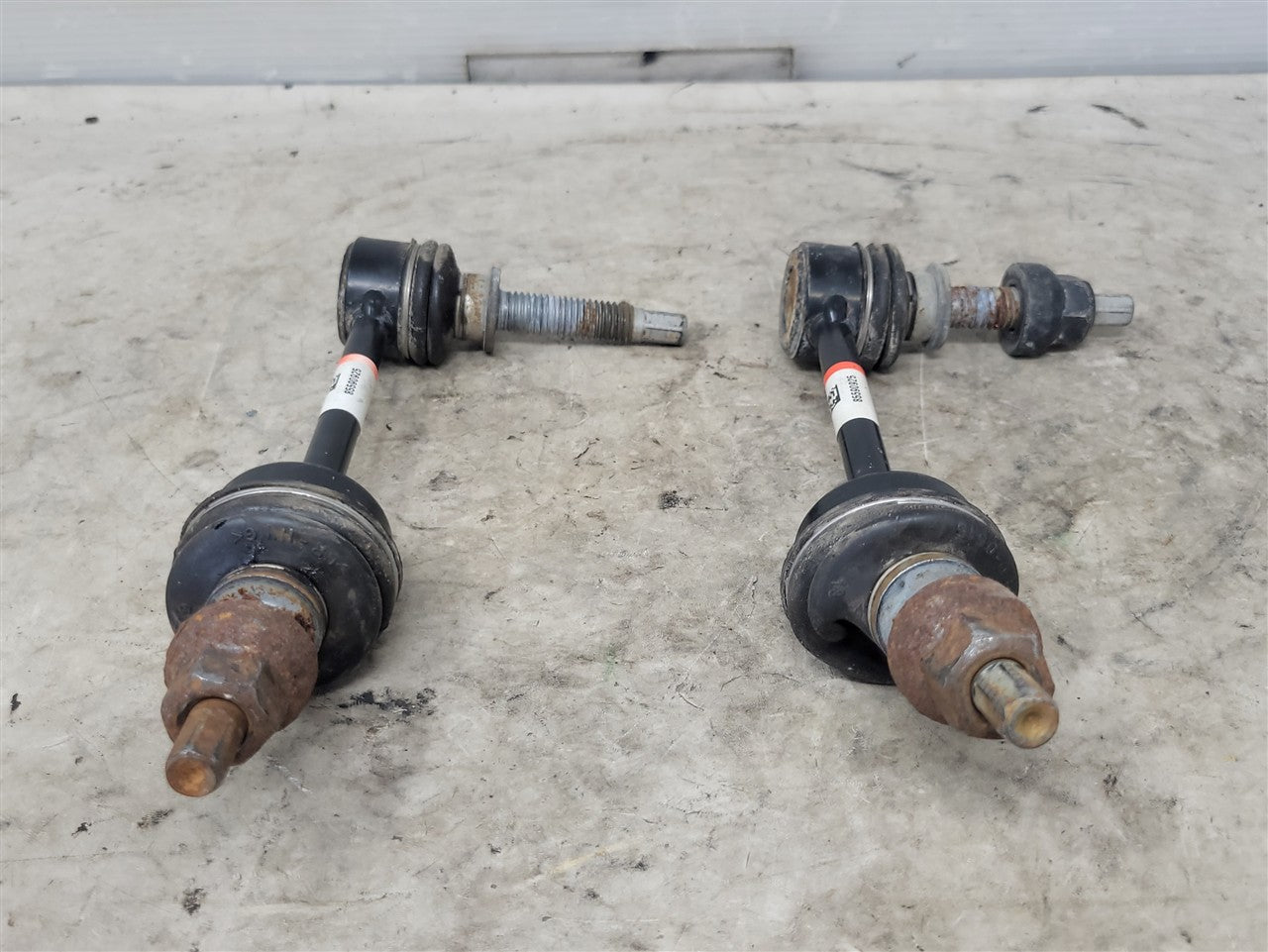 2023 SIERRA SWAY BAR END LINKS PAIR 35K MILES 34455 - image 2