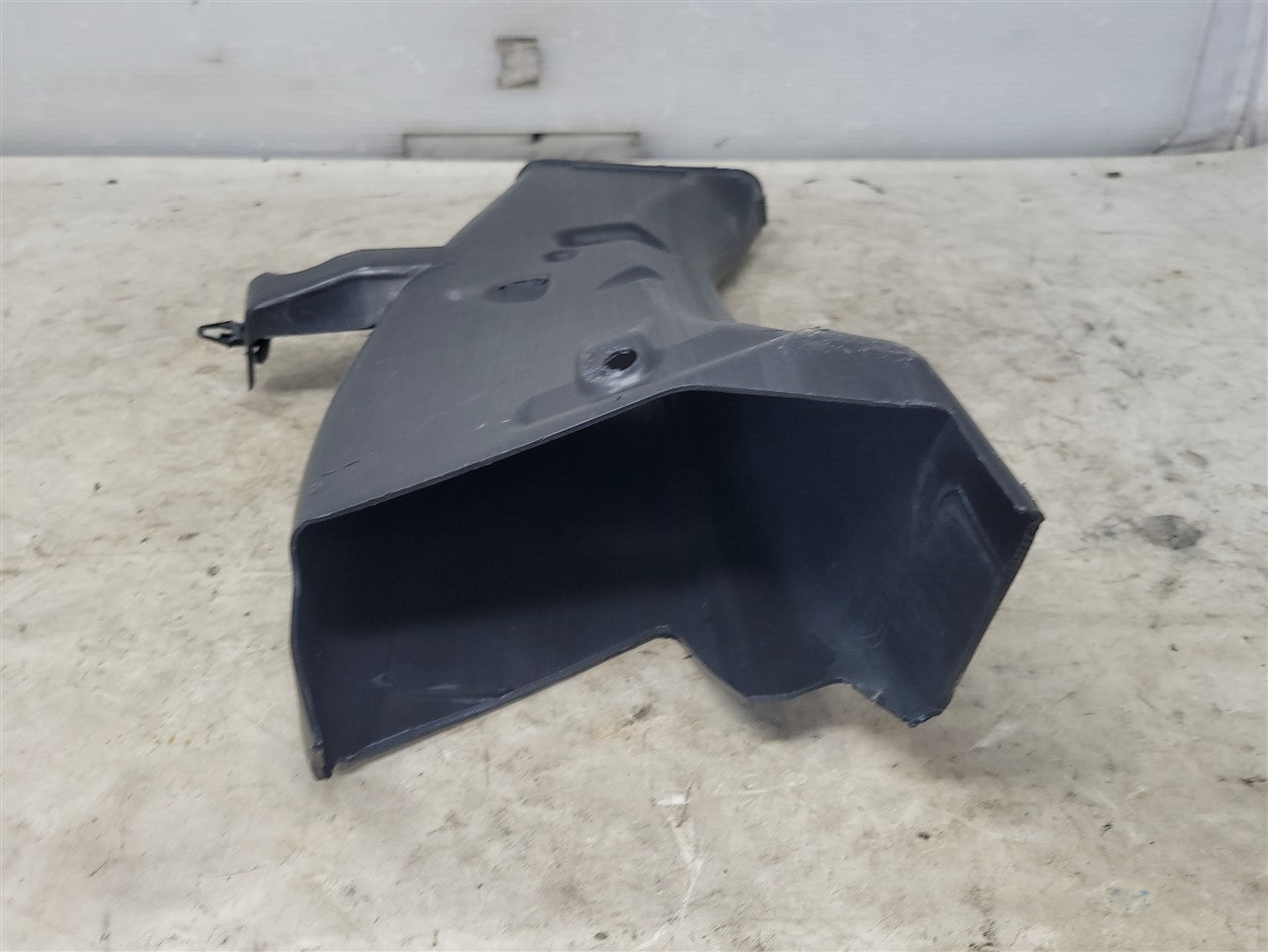 2016 CAMARO RH FRONT BRAKE COOLING DUCT 84010174 34456 - image 6