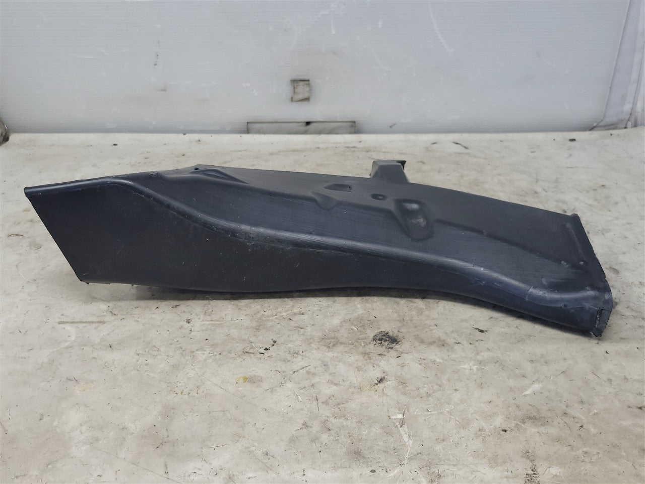 2016 CAMARO RH FRONT BRAKE COOLING DUCT 84010174 34456 - image 8