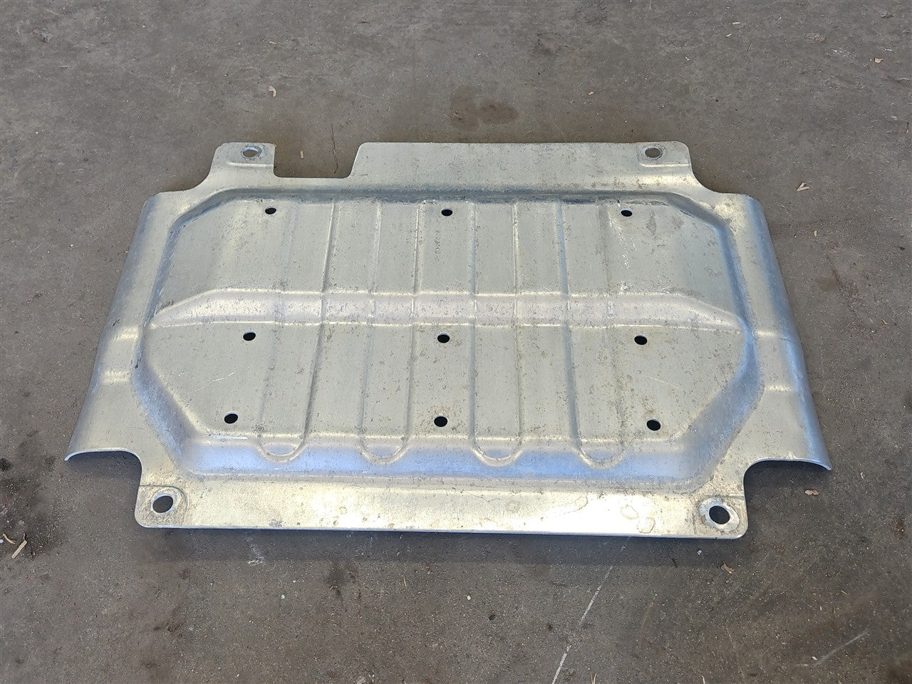 2023 SIERRA METAL FRONT SKID PLATE 23385004 34457 - image 6
