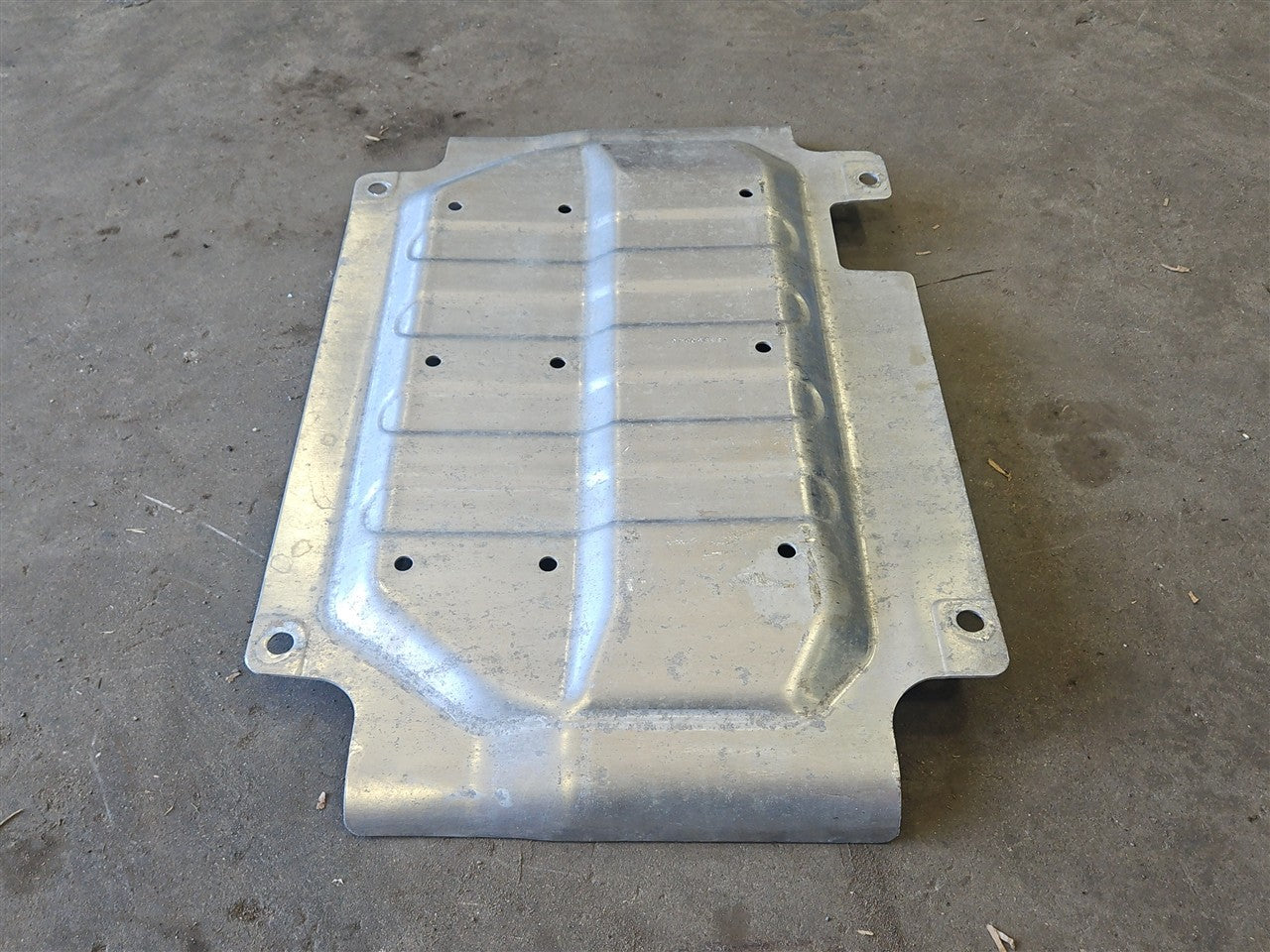 2023 SIERRA METAL FRONT SKID PLATE 23385004 34457 - image 9