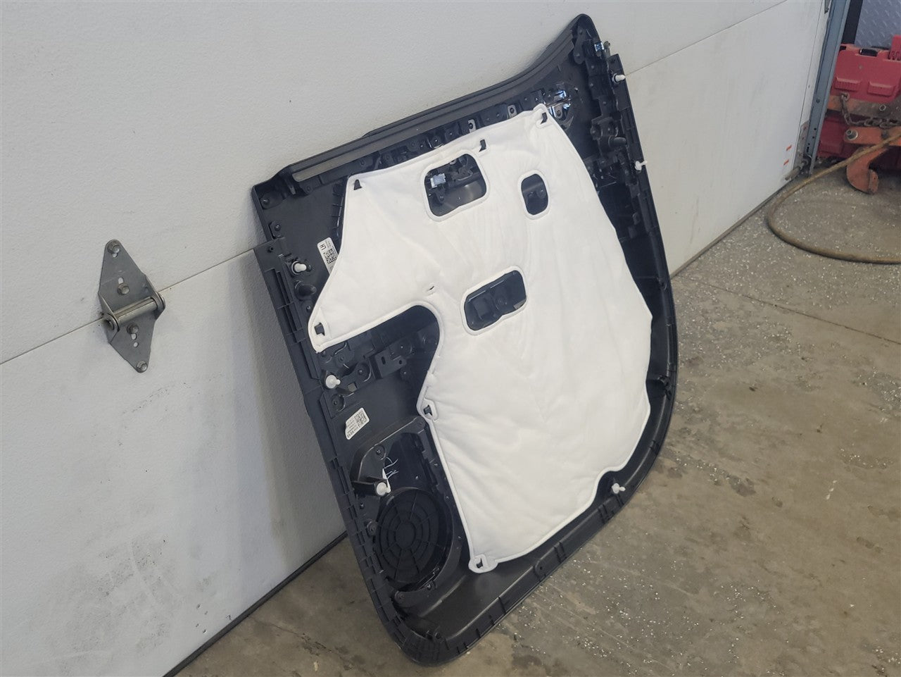 2023 SIERRA REAR LH DRIVER AT4 DOOR PANEL TRIM 34458 - image 8