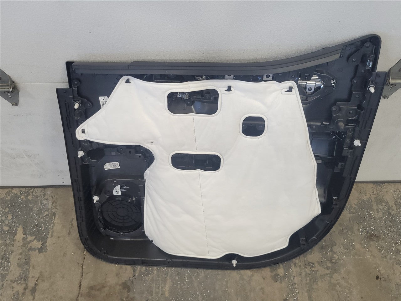 2023 SIERRA REAR LH DRIVER AT4 DOOR PANEL TRIM 34458 - image 9