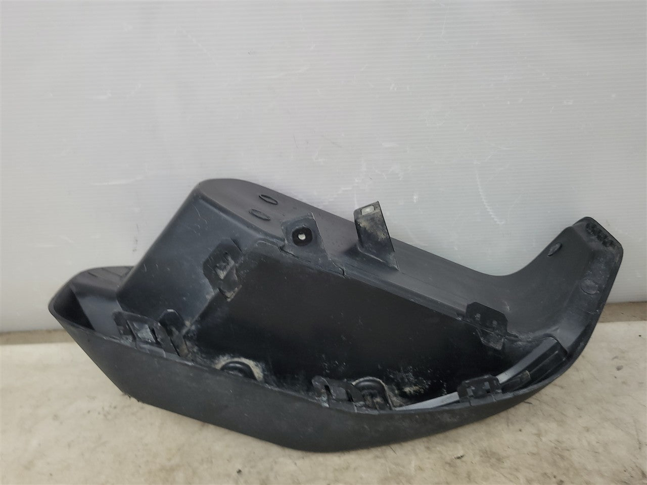 2023 SIERRA RH BUMPER STEP INSERT & PAD OEM 34460 - image 9
