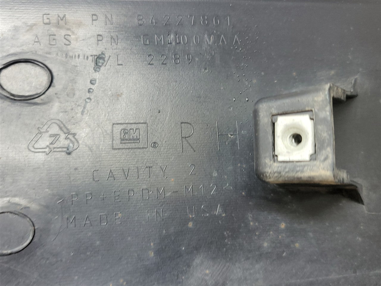2023 SIERRA RH BUMPER STEP INSERT & PAD OEM 34460 - image 1