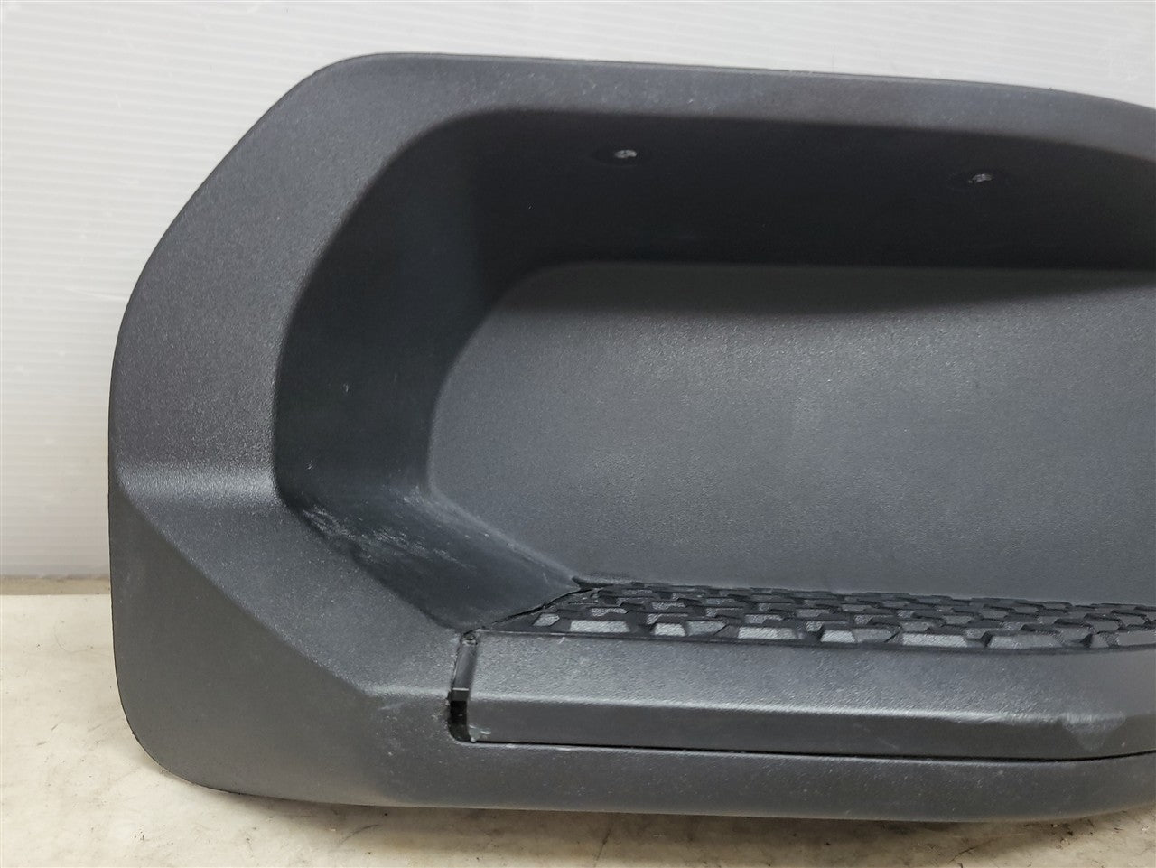 2023 SIERRA LH BUMPER STEP INSERT & PAD OEM 34462 - image 3