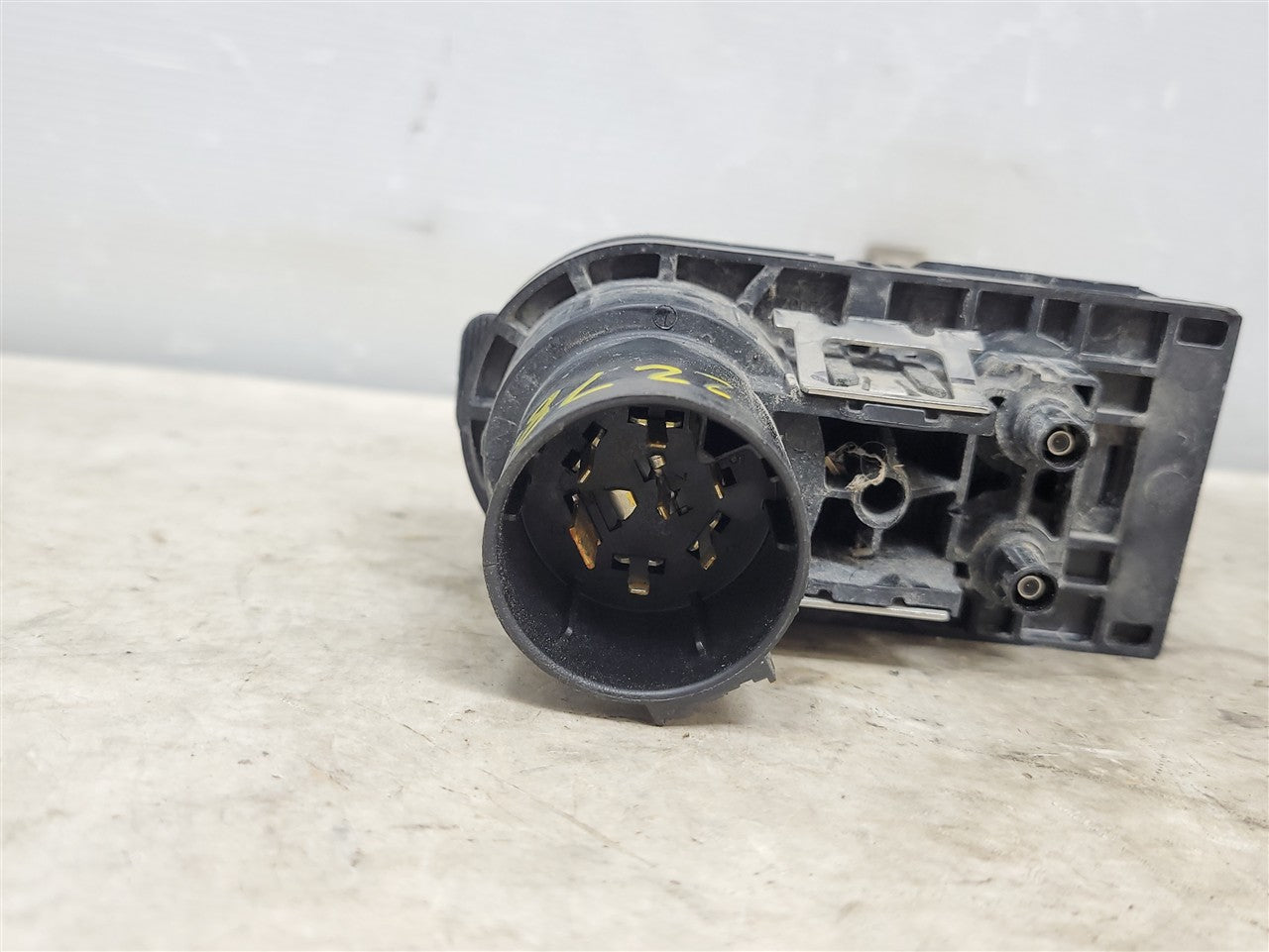 2023 SIERRA 7 PIN TRAILER PLUG DUAL CAMERA PLUGS 34466 - image 5