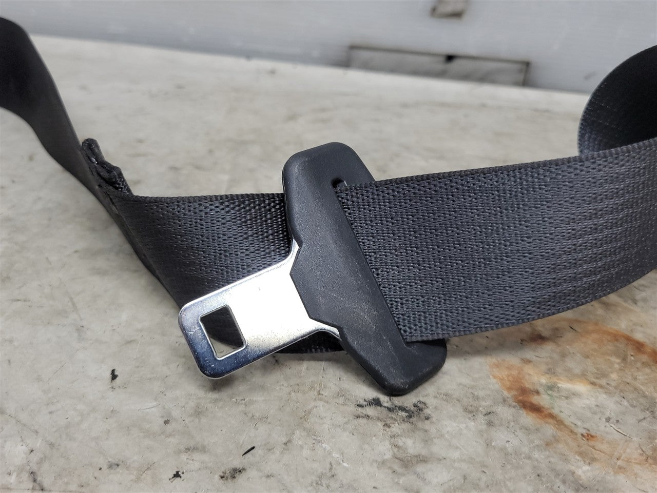 2023 SIERRA REAR CENTER MIDDLE SEAT BELT RETRACTOR BLACK 34468 - image 13