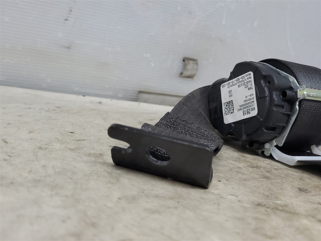 2023 SIERRA REAR DRIVER LH SEAT BELT RETRACTOR BLACK 34469 - image 6