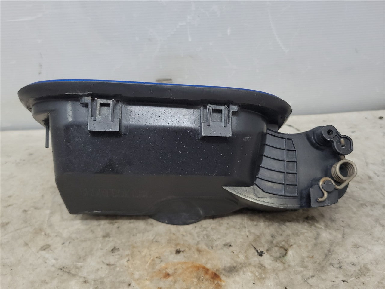 2023 SIERRA GAS TANK FUEL FILLER DOOR BLUE GLT 34470 - image 6