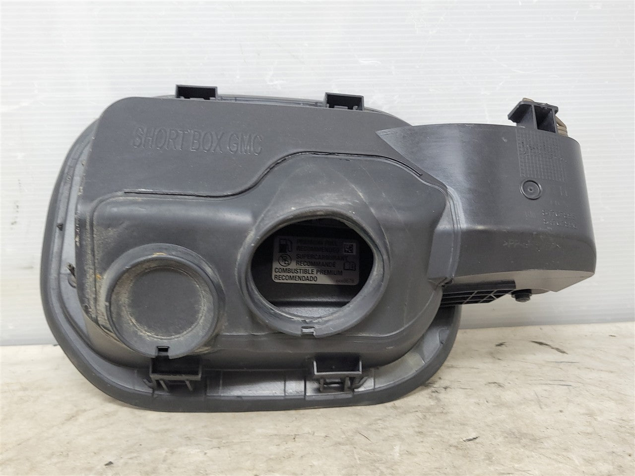 2023 SIERRA GAS TANK FUEL FILLER DOOR BLUE GLT 34470 - image 7
