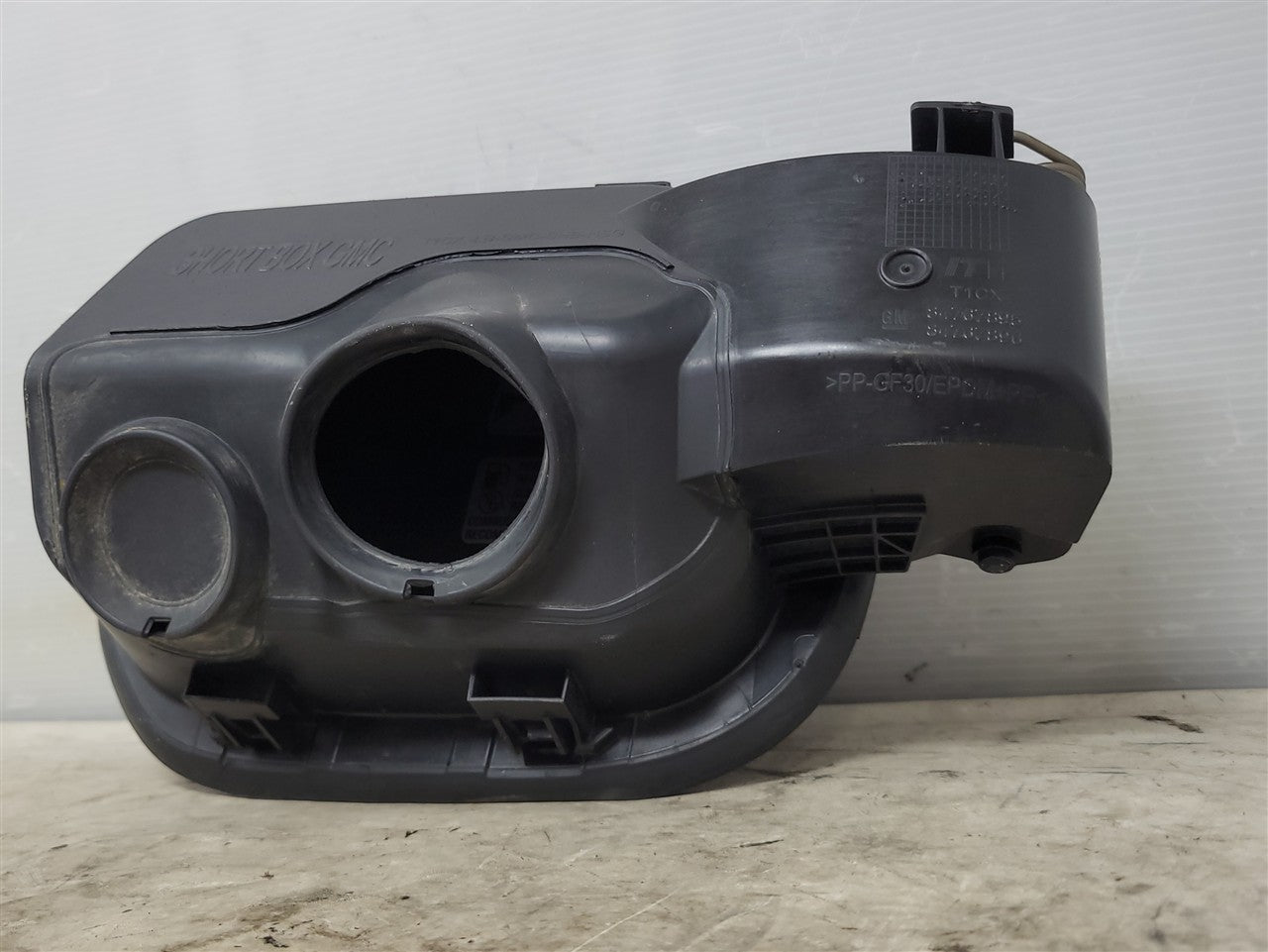 2023 SIERRA GAS TANK FUEL FILLER DOOR BLUE GLT 34470 - image 10
