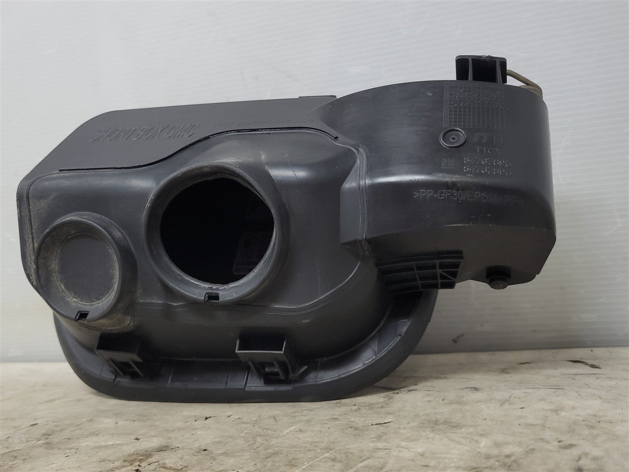 2023 SIERRA GAS TANK FUEL FILLER DOOR BLUE GLT 34470 - image 11