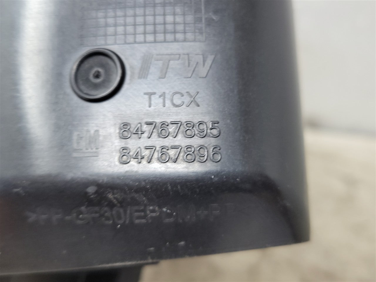 2023 SIERRA GAS TANK FUEL FILLER DOOR BLUE GLT 34470 - image 14