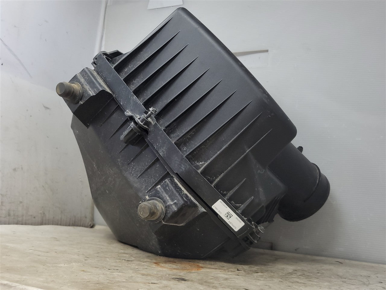 2023 SIERRA OEM AIR BOX FILTER HOUSING 85607682 34471 - image 6