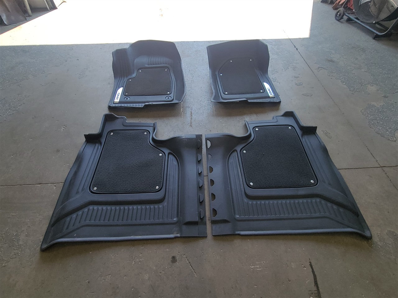 2023 SIERRA OEM FRONT & REAR FLOOR LINERS CARPET 34472 - image 2