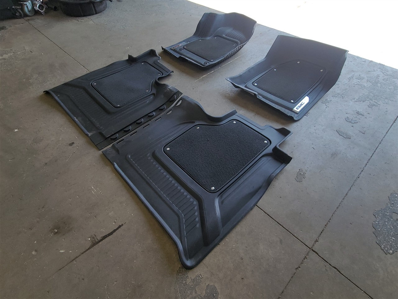 2023 SIERRA OEM FRONT & REAR FLOOR LINERS CARPET 34472 - image 3