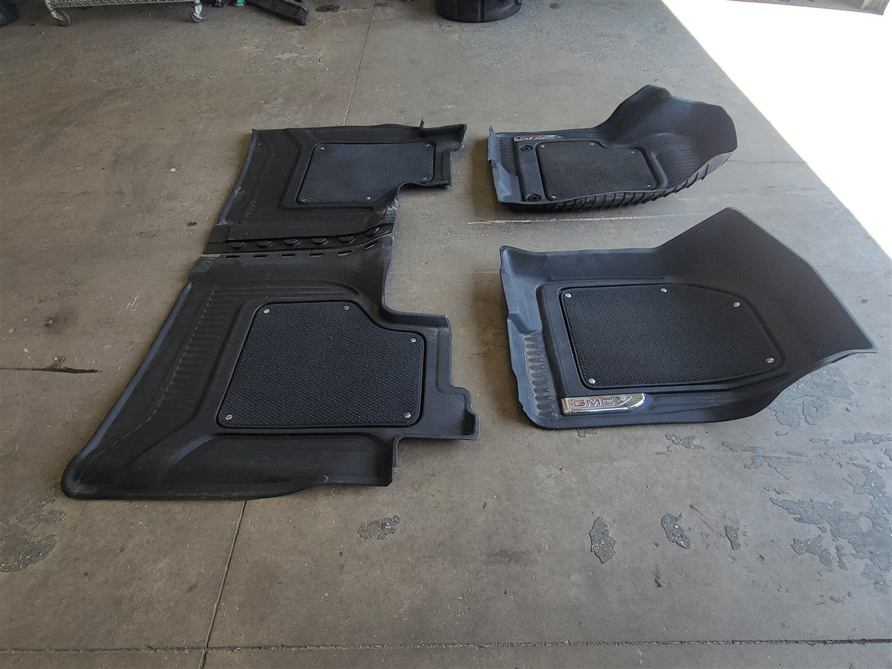 2023 SIERRA OEM FRONT & REAR FLOOR LINERS CARPET 34472 - image 4